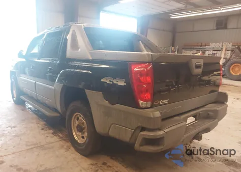 2002 Chevrolet Avalanche 2500 из США, поврежденный, VIN 3GNGK23G12G155093